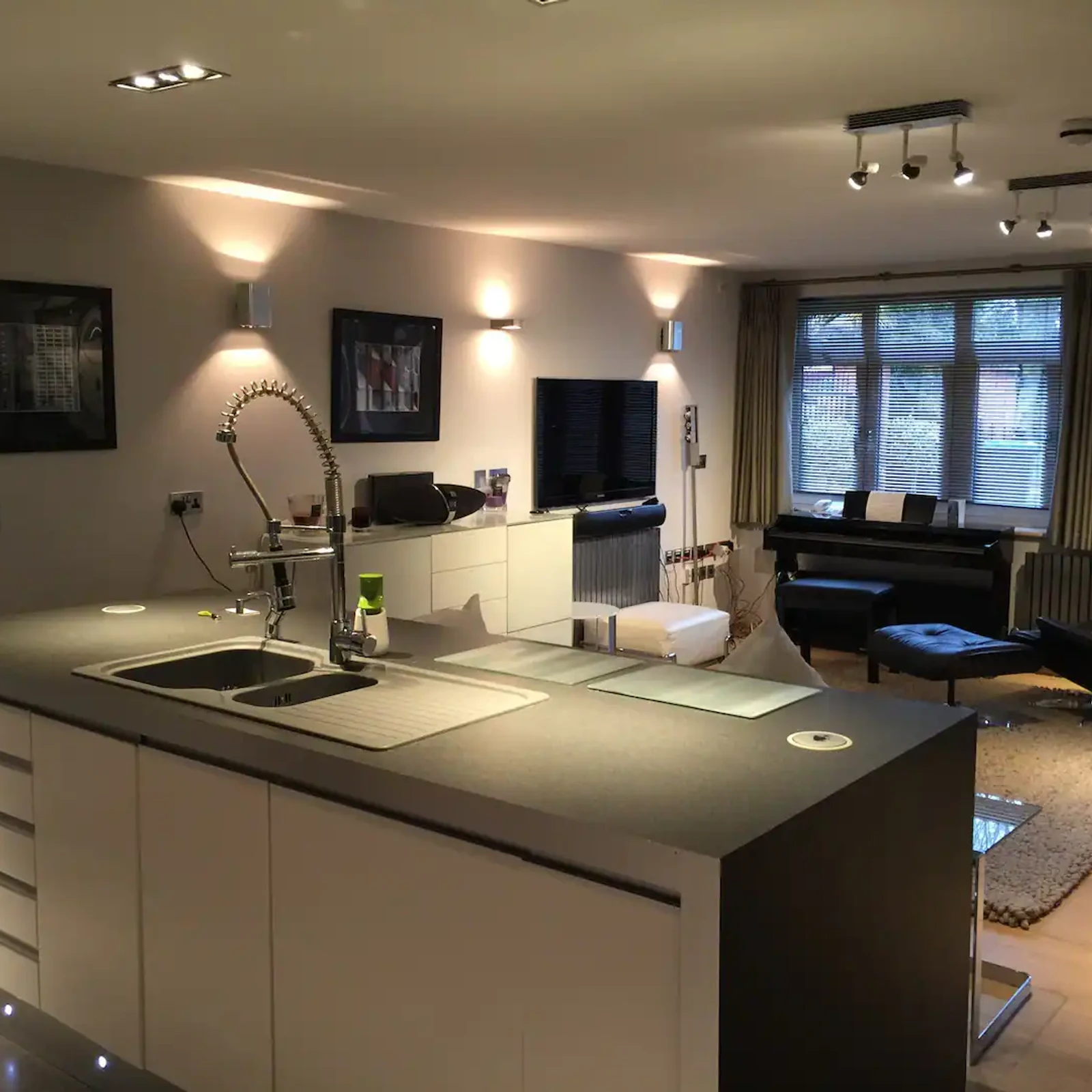 Modern fitted kitchen with island